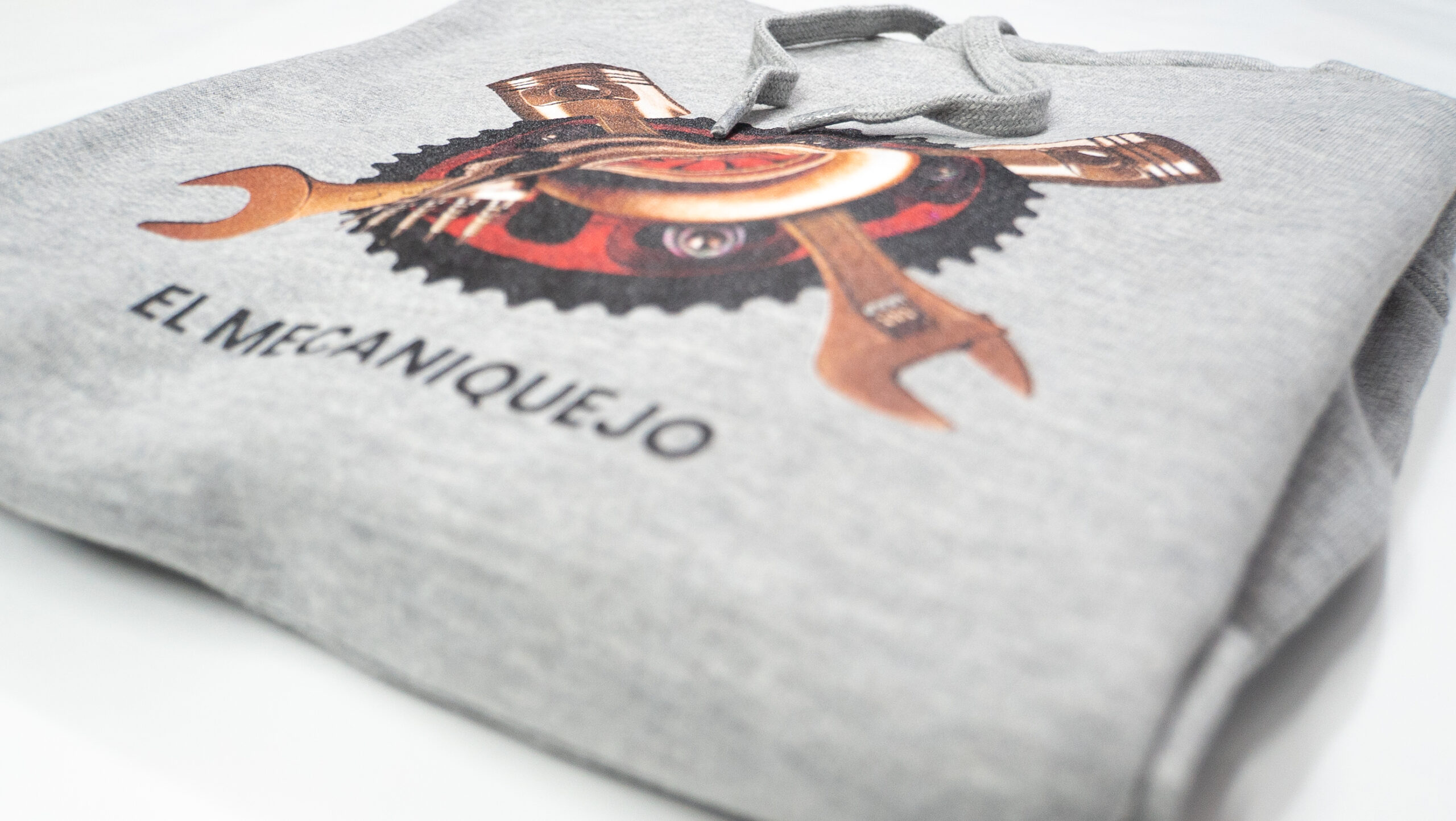 Logo sudadera gris El Mecaniquejo